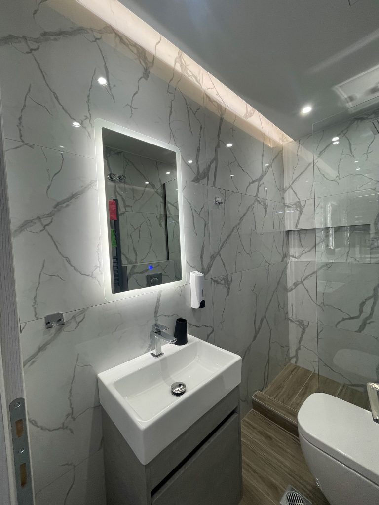 3AE9FFED-FBED-489A-A2C6-DAC189A7CDB4-L0-001